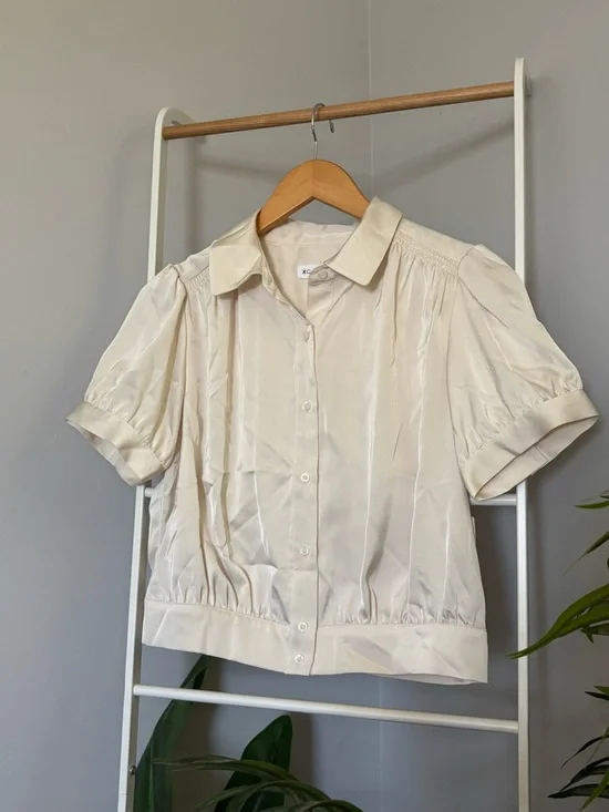 Calvin Klein Cream Short-Sleeve Button-Down Blouse NWT - Picture 4 of 16